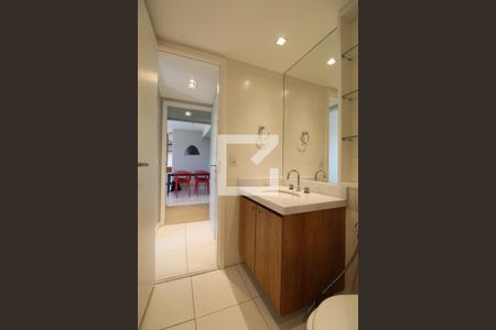 Apartamento para alugar com 77m², 2 quartos e 1 vaga Apartamento para alugar com 77m², 2 quartos e 1 vagaBanheiro da Suíte