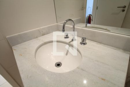 Apartamento para alugar com 77m², 2 quartos e 1 vaga Apartamento para alugar com 77m², 2 quartos e 1 vagaBanheiro da Suíte