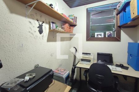 Casa à venda com 180m², 4 quartos e 2 vagasEscritório