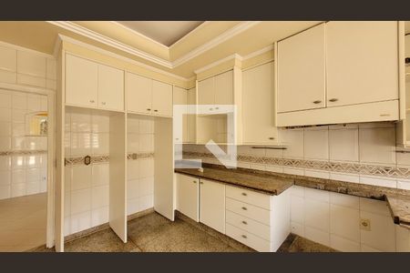 Casa à venda com 1411m², 10 quartos e 13 vagasCozinha