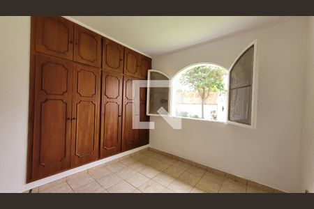 Casa à venda com 1411m², 10 quartos e 13 vagasQuarto 3