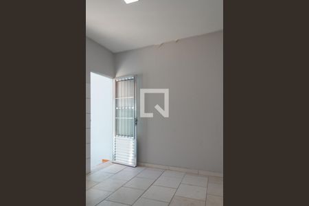 Sala de kitnet/studio para alugar com 1 quarto, 28m² em Jardim Virginia Bianca, São Paulo