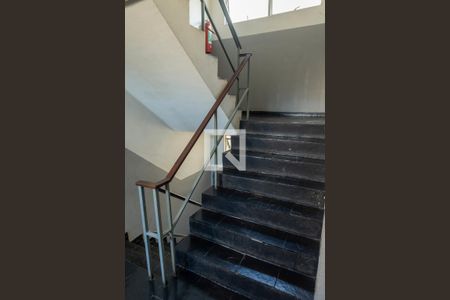 Apartamento à venda com 66m², 2 quartos e 2 vagas Apartamento à venda com 66m², 2 quartos e 2 vagasEscada dos Andares