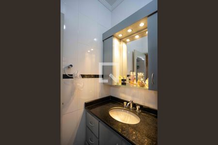 Casa à venda com 205m², 4 quartos e 2 vagasBanheiro da Suíte 1