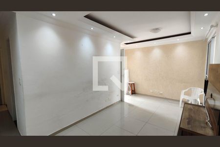 Sala de casa de condomínio para alugar com 2 quartos, 120m² em Vila das Nacoes, Ferraz de Vasconcelos