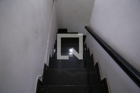 Casa para alugar com 130m², 3 quartos e 2 vagasEscada