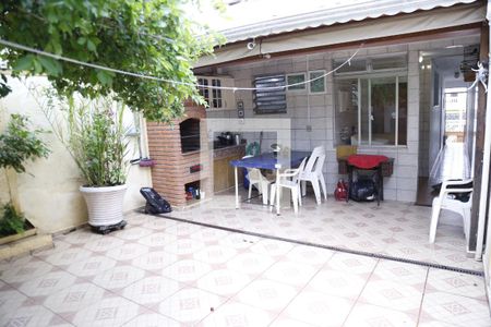Casa para alugar com 130m², 3 quartos e 2 vagasQuintal