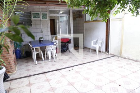 Casa para alugar com 130m², 3 quartos e 2 vagasQuintal