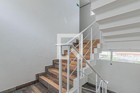 Apartamento para alugar com 42m², 1 quarto e sem vagaEscada