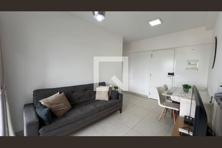 Sala de TV de apartamento à venda com 2 quartos, 62m² em Pinheiros, São Paulo