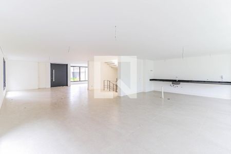 Casa de condomínio à venda com 845m², 4 quartos e 6 vagasSala