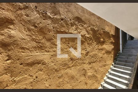 Casa à venda com 280m², 4 quartos e 1 vaga Casa à venda com 280m², 4 quartos e 1 vagaVista