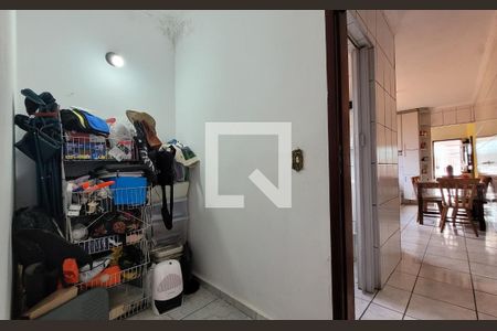 Casa à venda com 280m², 4 quartos e 1 vaga Casa à venda com 280m², 4 quartos e 1 vagaCorredor