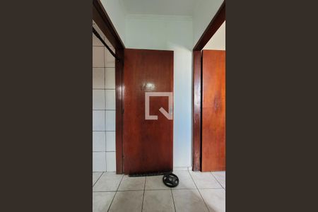 Casa à venda com 280m², 4 quartos e 1 vaga Casa à venda com 280m², 4 quartos e 1 vagaCorredor