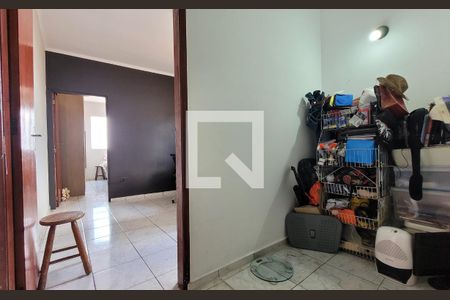 Casa à venda com 280m², 4 quartos e 1 vaga Casa à venda com 280m², 4 quartos e 1 vagaCorredor
