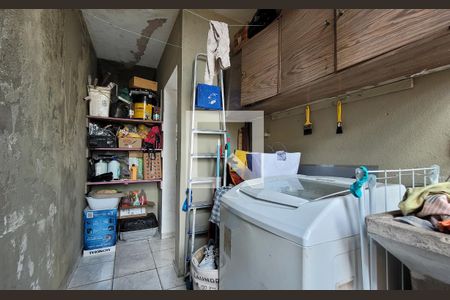 Casa à venda com 280m², 4 quartos e 1 vaga Casa à venda com 280m², 4 quartos e 1 vagaLavanderia