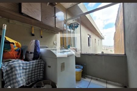 Casa à venda com 280m², 4 quartos e 1 vaga Casa à venda com 280m², 4 quartos e 1 vagaLavanderia