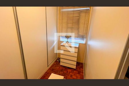 Apartamento à venda com 145m², 3 quartos e 1 vaga Apartamento à venda com 145m², 3 quartos e 1 vagaCloset