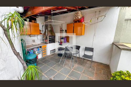 Apartamento à venda com 145m², 3 quartos e 1 vaga Apartamento à venda com 145m², 3 quartos e 1 vagaÁrea de Serviço