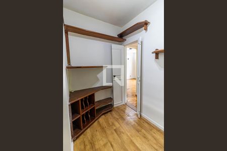 Apartamento para alugar com 64m², 1 quarto e sem vagaEscritório