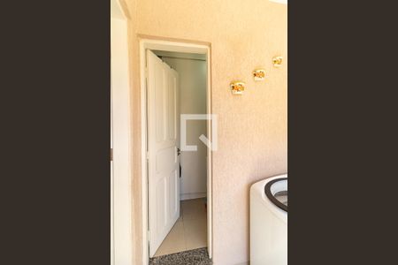 Casa à venda com 100m², 3 quartos e 2 vagas Casa à venda com 100m², 3 quartos e 2 vagasDepósito