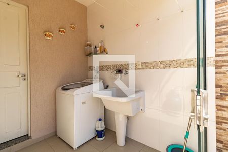 Casa à venda com 100m², 3 quartos e 2 vagas Casa à venda com 100m², 3 quartos e 2 vagasLavanderia