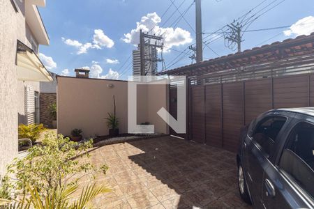 Casa à venda com 100m², 3 quartos e 2 vagas Casa à venda com 100m², 3 quartos e 2 vagasGaragem