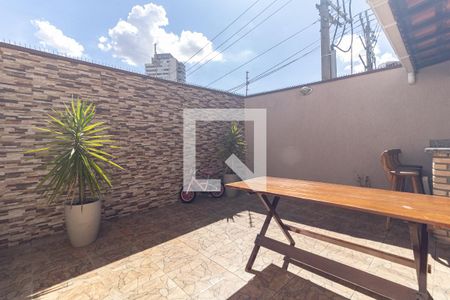 Casa à venda com 100m², 3 quartos e 2 vagas Casa à venda com 100m², 3 quartos e 2 vagasQuintal