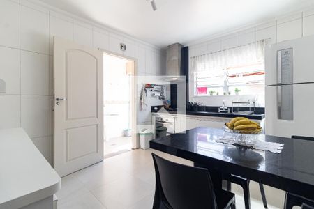 Casa à venda com 100m², 3 quartos e 2 vagas Casa à venda com 100m², 3 quartos e 2 vagasCozinha