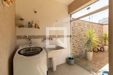 Casa à venda com 100m², 3 quartos e 2 vagas Casa à venda com 100m², 3 quartos e 2 vagasLavanderia