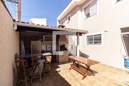 Casa à venda com 100m², 3 quartos e 2 vagas Casa à venda com 100m², 3 quartos e 2 vagasQuintal