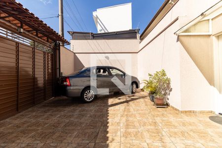 Casa à venda com 100m², 3 quartos e 2 vagas Casa à venda com 100m², 3 quartos e 2 vagasGaragem