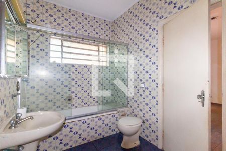 Casa à venda com 350m², 3 quartos e 3 vagasBanheiro da Suíte 1