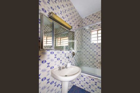 Casa à venda com 350m², 3 quartos e 3 vagasBanheiro da Suíte 1