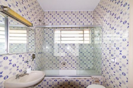 Casa à venda com 350m², 3 quartos e 3 vagasBanheiro da Suíte 1