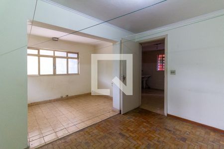 Casa à venda com 350m², 3 quartos e 3 vagasQuarto de Serviço