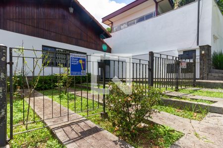 Casa à venda com 350m², 3 quartos e 3 vagasFachada