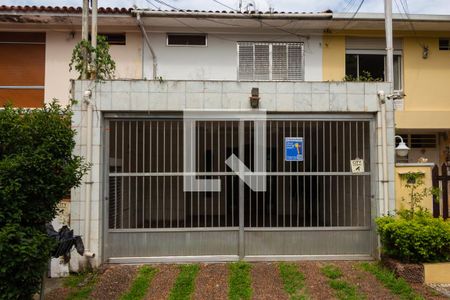 Casa para alugar com 141m², 3 quartos e 3 vagas Casa para alugar com 141m², 3 quartos e 3 vagasFachada