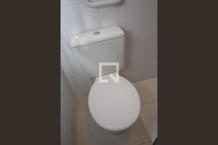 Banheiro de apartamento à venda com 2 quartos, 54m² em Vila Boaçava, São Paulo