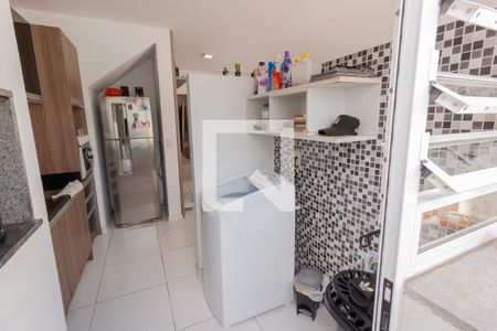 Casa à venda com 90m², 3 quartos e 2 vagasCozinha e Área de Serviço