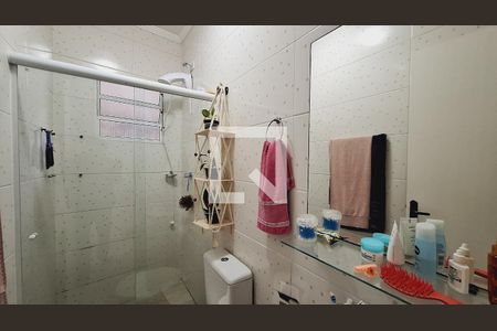 Banheiro social de casa para alugar com 2 quartos, 89m² em Vila Tupi, Praia Grande