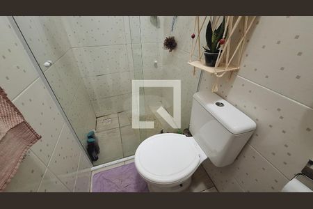 Casa para alugar com 89m², 2 quartos e 1 vaga Casa para alugar com 89m², 2 quartos e 1 vagaBanheiro social