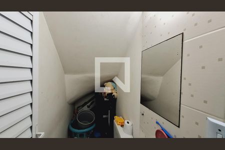 Banheiro e serviço de casa para alugar com 2 quartos, 89m² em Vila Tupi, Praia Grande