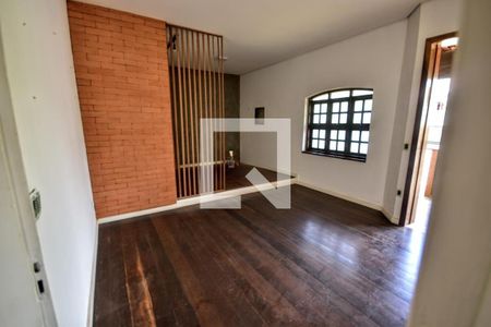 Casa à venda com 5 quartos, 300m² em Vila Lemos, Campinas