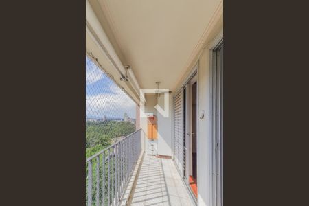 Apartamento para alugar com 142m², 3 quartos e 2 vagas Apartamento para alugar com 142m², 3 quartos e 2 vagasSacada dos quartos 1 e 2