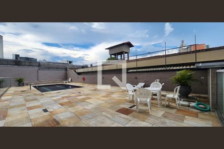 Apartamento para alugar com 142m², 3 quartos e 2 vagas Apartamento para alugar com 142m², 3 quartos e 2 vagasÁrea comum - Piscina