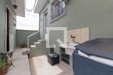 Casa à venda com 300m², 2 quartos e 1 vagaÁrea de Serviço