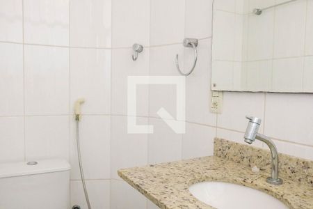Apartamento para alugar com 65m², 2 quartos e 1 vaga Apartamento para alugar com 65m², 2 quartos e 1 vagaBanheiro da Suite