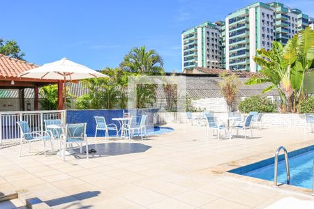 Apartamento para alugar com 65m², 2 quartos e 1 vaga Apartamento para alugar com 65m², 2 quartos e 1 vagaÁrea comum - Piscina