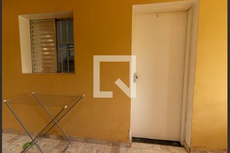 Casa para alugar com 20m², 1 quarto e sem vagaÁrea externa